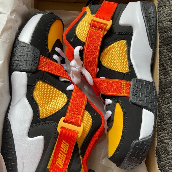 air raid rayguns on feet